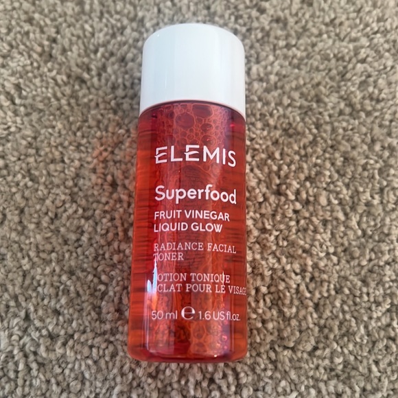 5 ELEMIS samples and two cosmetic bags! - Picture 3 of 8